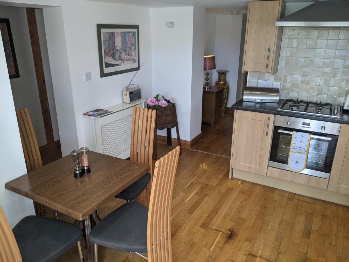 Whitby House Retreat Sleeps 12 Apartment Sleights Bagian luar foto