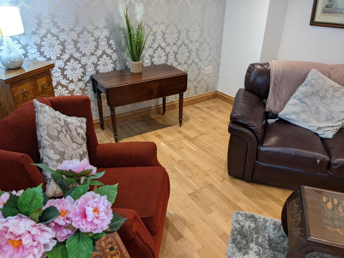 Whitby House Retreat Sleeps 12 Apartment Sleights Bagian luar foto