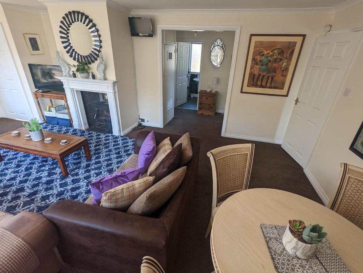 Whitby House Retreat Sleeps 12 Apartment Sleights Bagian luar foto